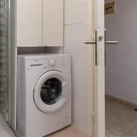 Santa Maria 127 - One Bed דירה *